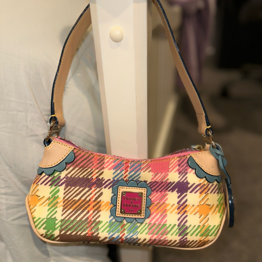 DOONEY AND BOURKE SHOULDER BAG